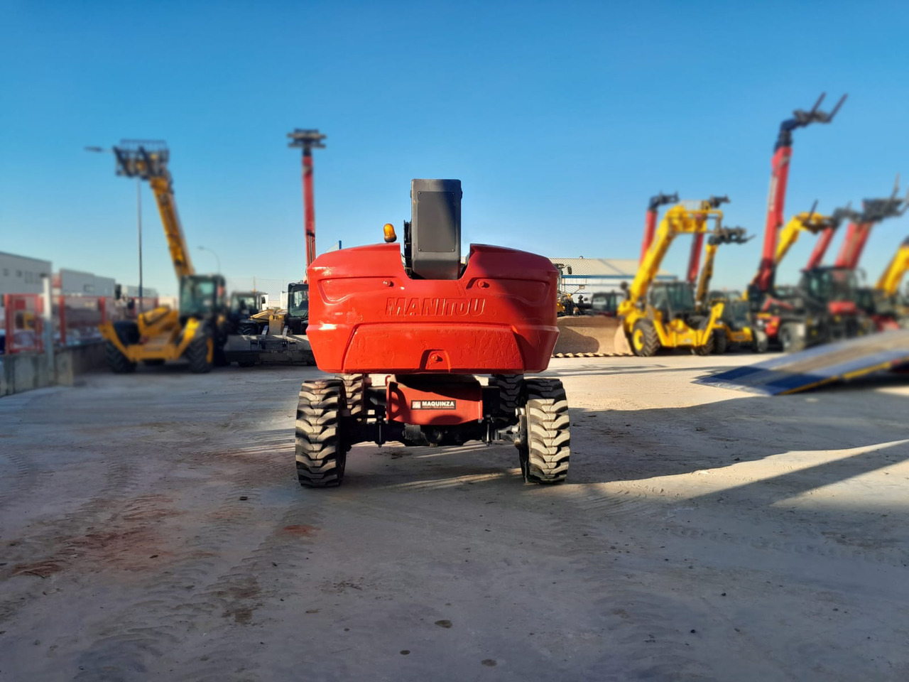 MANITOU 280TJ - Коленчатый подъемник: фото 2 MANITOU 280TJ - Коленчатый подъемник: фото 2