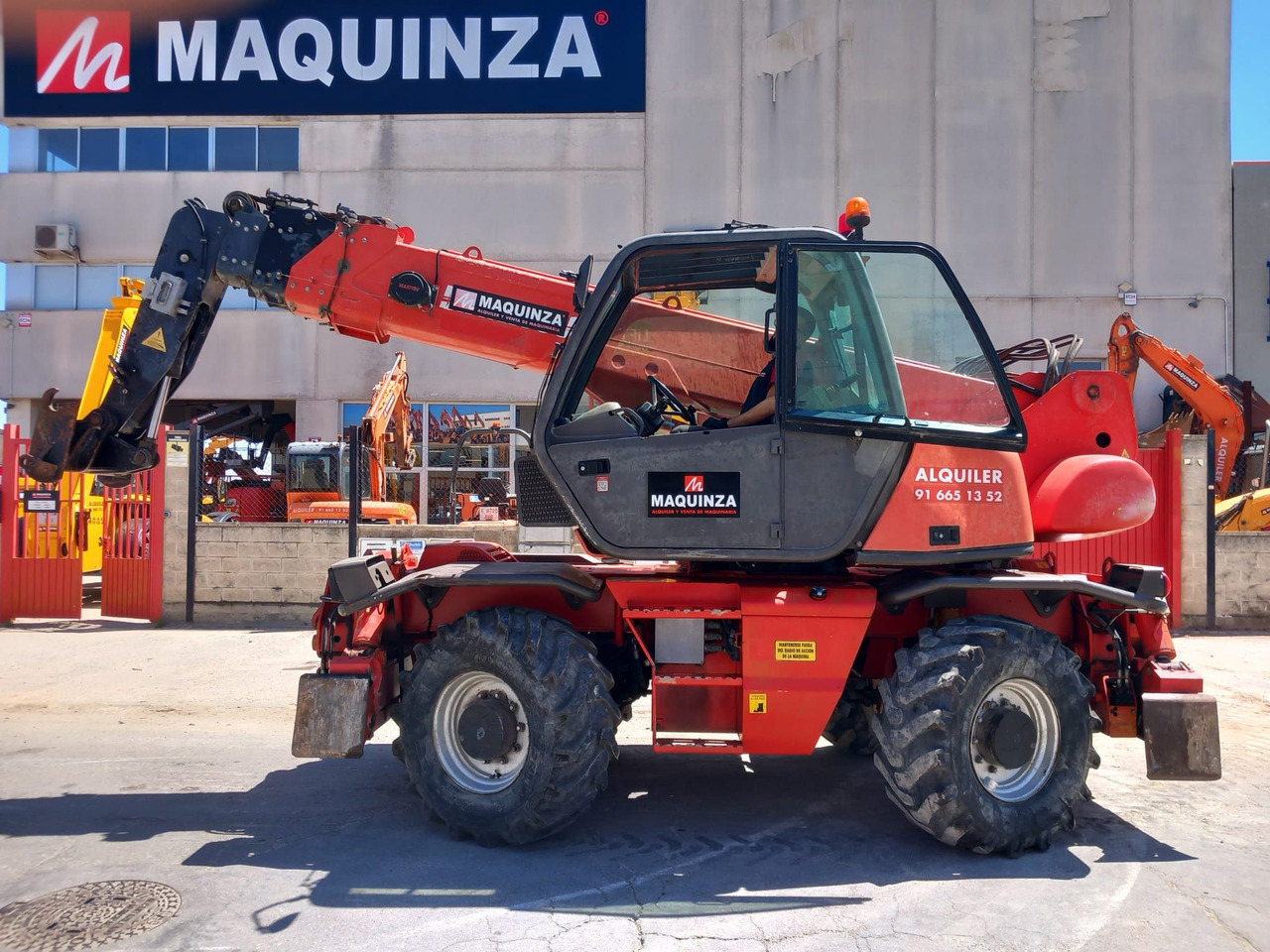 MANITOU MRT1742 - Телескопический погрузчик: фото 4 MANITOU MRT1742 - Телескопический погрузчик: фото 4