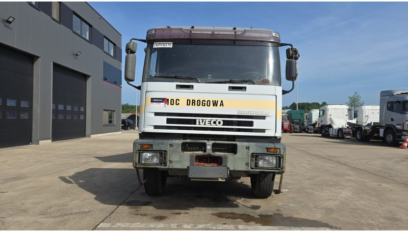 Iveco Eurotrakker 260 E 37 (POMPE MANUELLE / MANUAL PUMP / BOITE MANUELLE / GRAND PONT / LAMES) - Самосвал: фото 2 Iveco Eurotrakker 260 E 37 (POMPE MANUELLE / MANUAL PUMP / BOITE MANUELLE / GRAND PONT / LAMES) - Самосвал: фото 2