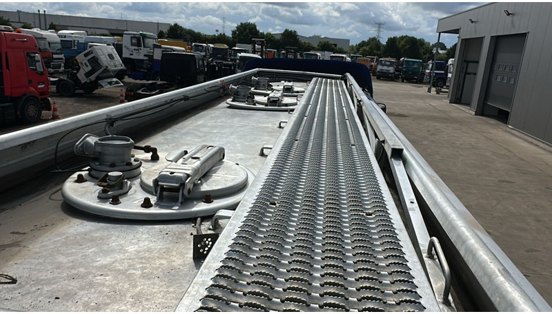 MAN 26.402 (18.000 L / 6X2 / 6 CYLINDER / FRONT STEEL / 3 COMPARTIMENTS) в лизинг MAN 26.402 (18.000 L / 6X2 / 6 CYLINDER / FRONT STEEL / 3 COMPARTIMENTS): фото 15