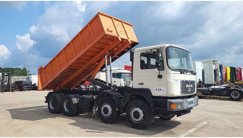 MAN 32.372 (BIG AXLE / STEEL SUSPENSION / MANUAL PUMP / 6 CYLINDER) - Самосвал: фото 2 MAN 32.372 (BIG AXLE / STEEL SUSPENSION / MANUAL PUMP / 6 CYLINDER) - Самосвал: фото 2