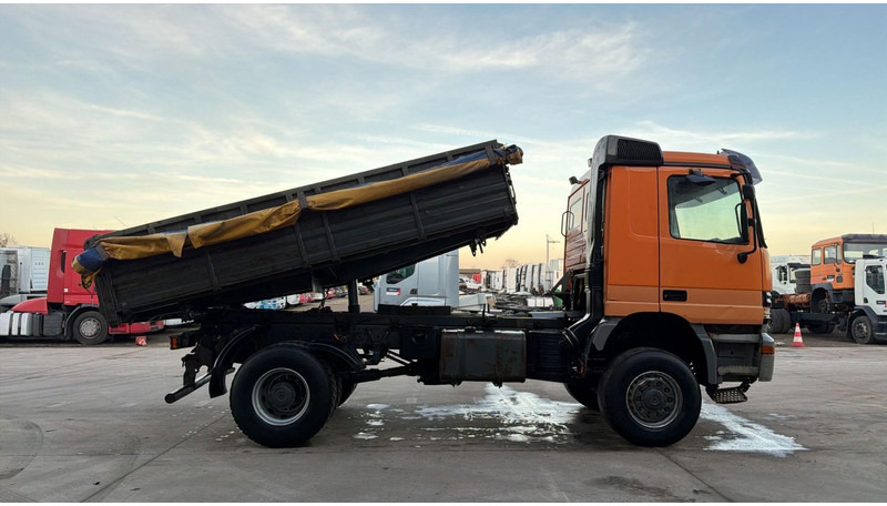 Mercedes-Benz Actros 1840 (EPS / 4X4 / LAMES / GRAND PONT / STEEL SUSP. / BIG AXLE / ALLRAD) - Самосвал: фото 3 Mercedes-Benz Actros 1840 (EPS / 4X4 / LAMES / GRAND PONT / STEEL SUSP. / BIG AXLE / ALLRAD) - Самосвал: фото 3