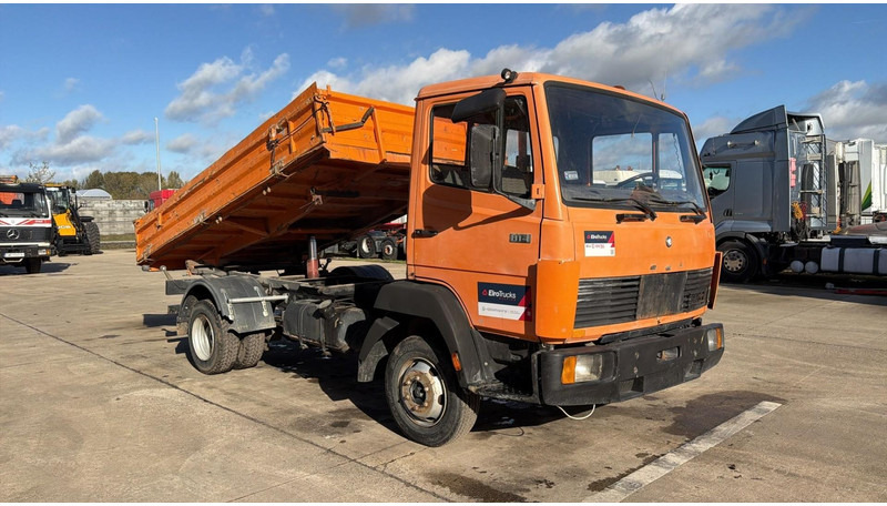 Mercedes-Benz SK 814 (3 WAY TIPPER / MANUAL PUMP / AUXILAIRY / SPER / STEEL SUSP. / LAMES) - Самосвал: фото 2 Mercedes-Benz SK 814 (3 WAY TIPPER / MANUAL PUMP / AUXILAIRY / SPER / STEEL SUSP. / LAMES) - Самосвал: фото 2