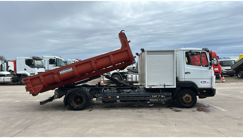 Mercedes-Benz SK 814 (BELGIAN TRUCK / HOOK / PERFECT CONDITION !!! / WITH CONTAINER / 363000 KM !!!! ) - Крюковой мультилифт: фото 5 Mercedes-Benz SK 814 (BELGIAN TRUCK / HOOK / PERFECT CONDITION !!! / WITH CONTAINER / 363000 KM !!!! ) - Крюковой мультилифт: фото 5
