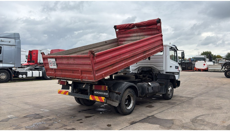 Mercedes-Benz SK 814 (SPER / AUXILAIRY / MANUAL PUMP / STEEL SUSP. / 6 CYLINDER / 3 WAY TIPPER / PERFECT) - Самосвал: фото 4 Mercedes-Benz SK 814 (SPER / AUXILAIRY / MANUAL PUMP / STEEL SUSP. / 6 CYLINDER / 3 WAY TIPPER / PERFECT) - Самосвал: фото 4