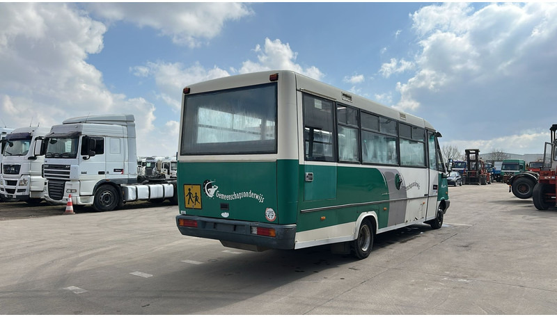 Mercedes-Benz Vario 614 (BELGIAN BUS / MANUAL PUMP / POMPE MANUELLE / BOITE MANUELLE / LAMES) - Городской автобус: фото 5 Mercedes-Benz Vario 614 (BELGIAN BUS / MANUAL PUMP / POMPE MANUELLE / BOITE MANUELLE / LAMES) - Городской автобус: фото 5
