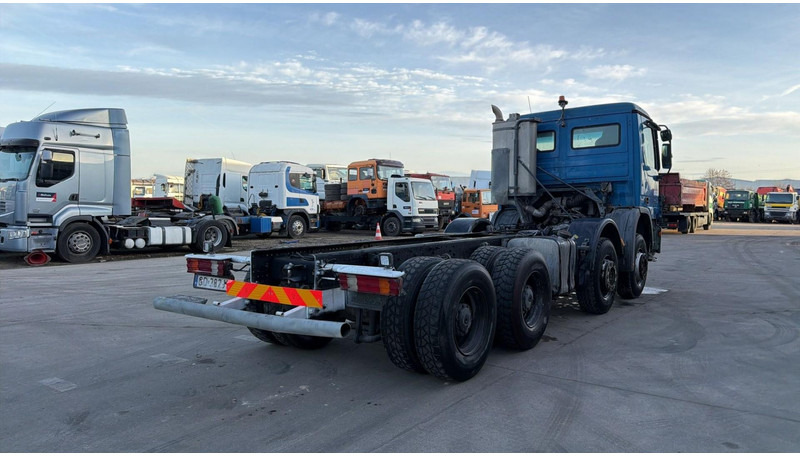 Mercedes-Benz actros 3241 (EPS / LAMES / GRAND PONT / BIG HUB / STEEL SUSP. / 8X4) - Грузовик-шасси: фото 4 Mercedes-Benz actros 3241 (EPS / LAMES / GRAND PONT / BIG HUB / STEEL SUSP. / 8X4) - Грузовик-шасси: фото 4