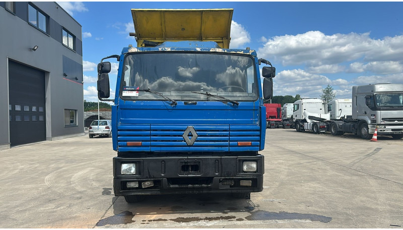 Renault G 330 Manager (GRAND PONT / LAMES / POMPE MANUELLE / MANUAL PUMP) - Самосвал: фото 3 Renault G 330 Manager (GRAND PONT / LAMES / POMPE MANUELLE / MANUAL PUMP) - Самосвал: фото 3