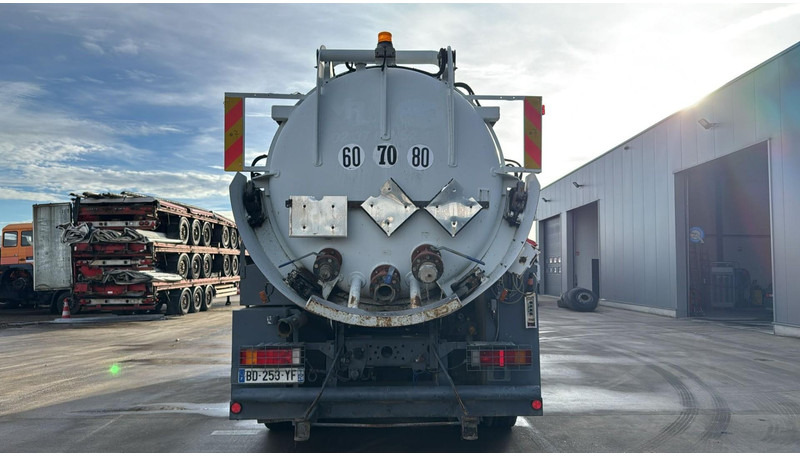 Renault Kerax 370 (10970L / CAMION FRANCAIS / VIDANGEUR / 6X4 / LAMES / GRAND PONT) - Ассенизатор: фото 5 Renault Kerax 370 (10970L / CAMION FRANCAIS / VIDANGEUR / 6X4 / LAMES / GRAND PONT) - Ассенизатор: фото 5