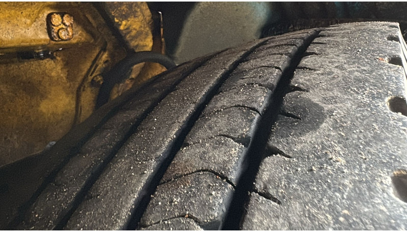 Тягач Scania 124-420 (6X2 / 8 TYRES / ORIGINAL TRACTOR UNIT / FRONT STEEL): фото 14