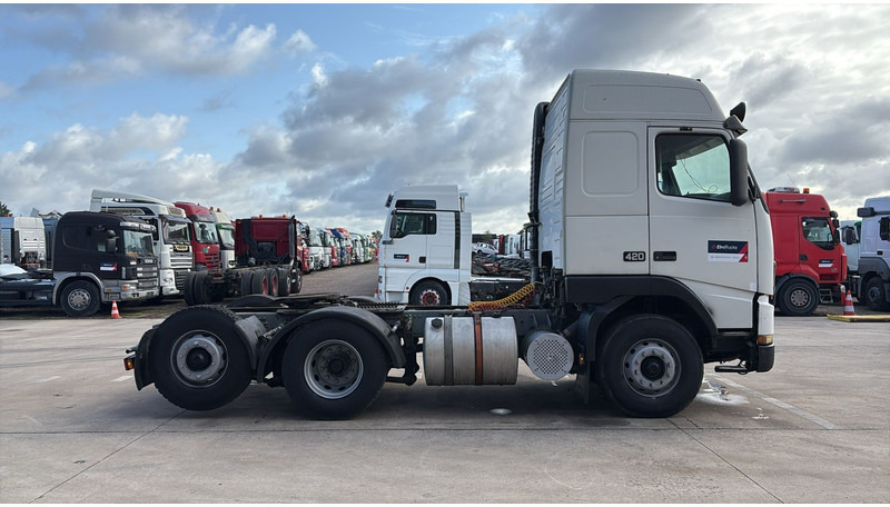Volvo FH 12.420 (6X2 / BOITE MANUELLE / MANUAL GEARBOX / 8 PNEUS / 8 TYRES) - Тягач: фото 3 Volvo FH 12.420 (6X2 / BOITE MANUELLE / MANUAL GEARBOX / 8 PNEUS / 8 TYRES) - Тягач: фото 3
