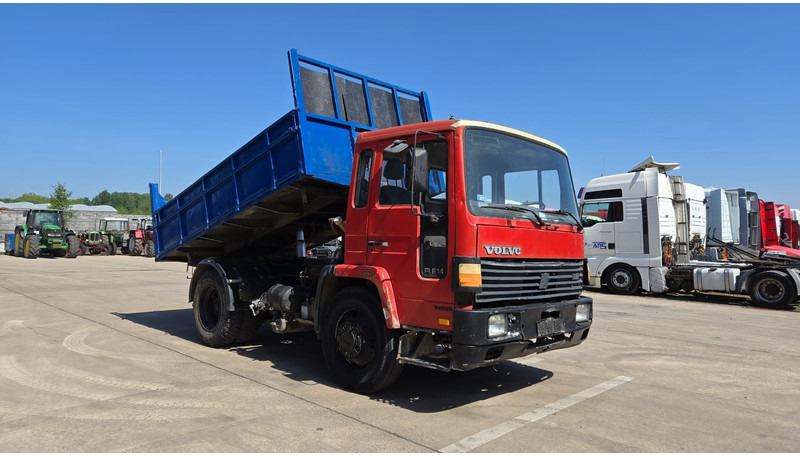 Volvo FL 6 - 14 (MANUAL PUMP / POMPE MANUELLE) - Самосвал: фото 3 Volvo FL 6 - 14 (MANUAL PUMP / POMPE MANUELLE) - Самосвал: фото 3