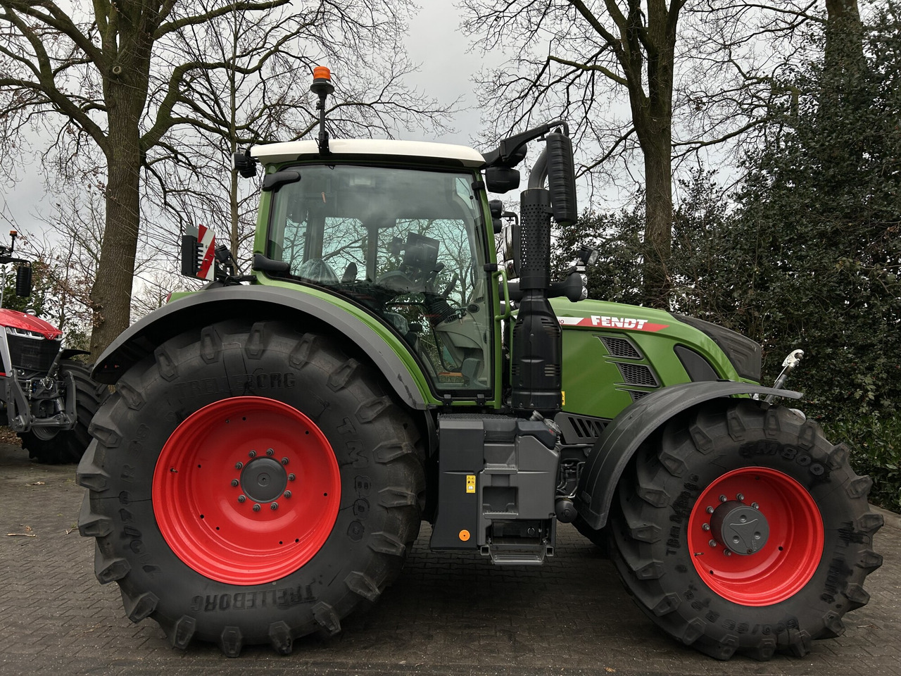Fendt 724 Vario Gen6 ProfiPlus setting 2 - Трактор: фото 4 Fendt 724 Vario Gen6 ProfiPlus setting 2 - Трактор: фото 4