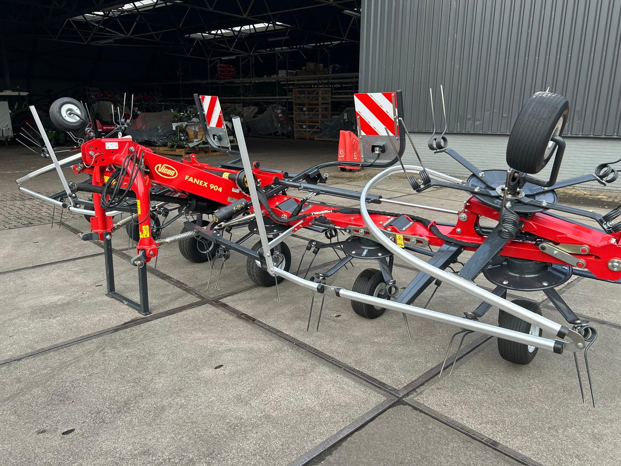 Vicon Fanex 904 - Сеноворошилка: фото 2 Vicon Fanex 904 - Сеноворошилка: фото 2