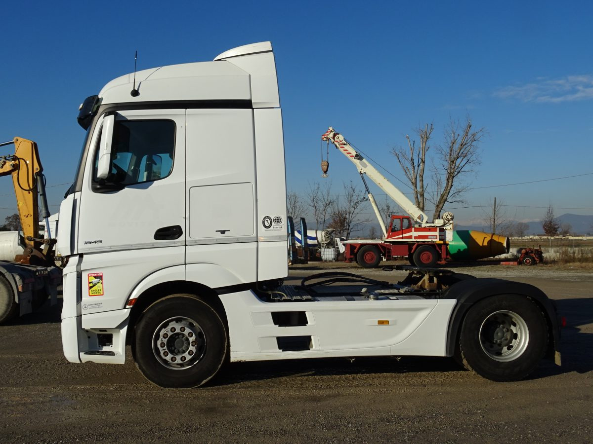 MERCEDES ACTROS 1845 - Тягач: фото 2 MERCEDES ACTROS 1845 - Тягач: фото 2