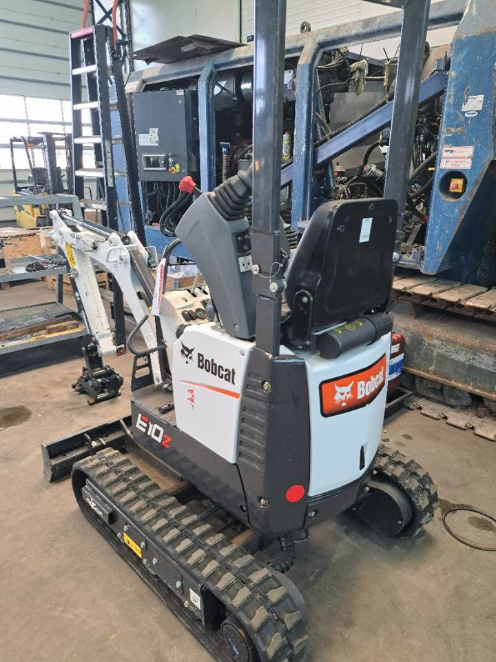 Bobcat E10Z - Мини-экскаватор: фото 5 Bobcat E10Z - Мини-экскаватор: фото 5