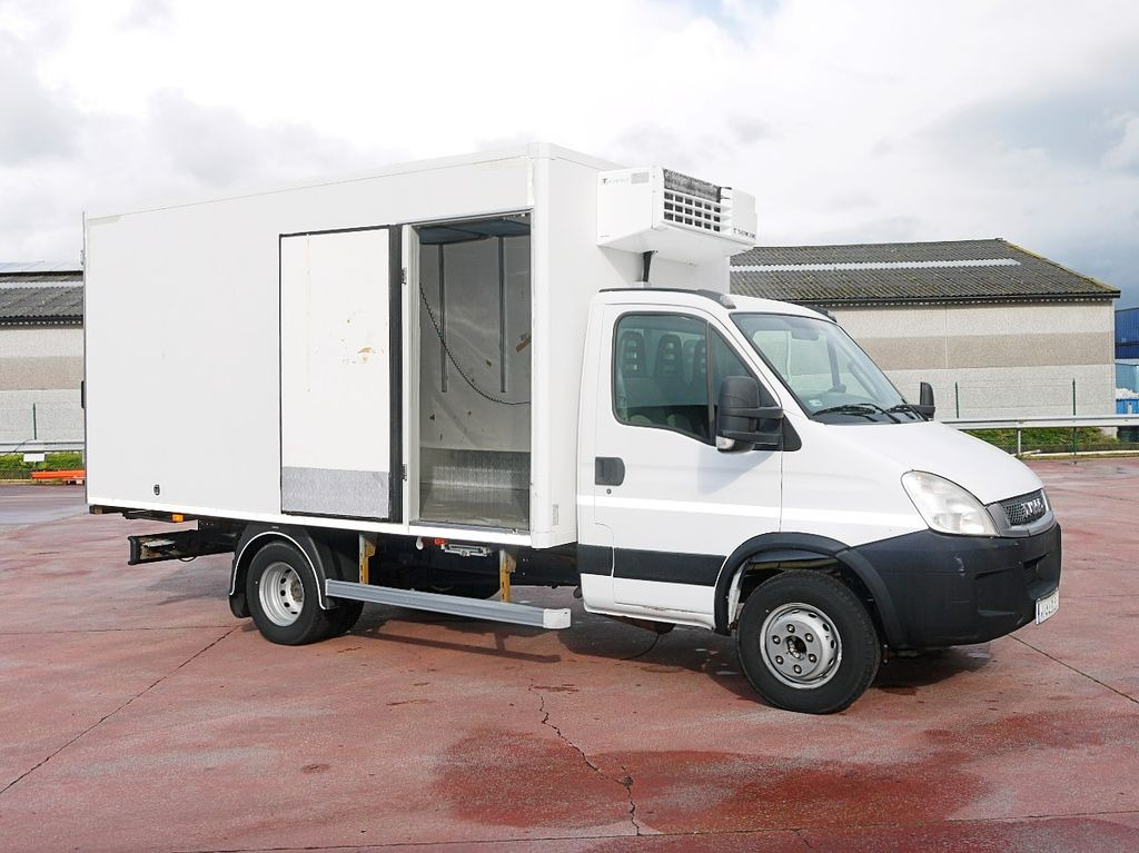 Iveco 60C15 65 70 DAILY KUHLKOFFER THERMOKING V500 A/C - Фургон-рефрижератор: фото 3 Iveco 60C15 65 70 DAILY KUHLKOFFER THERMOKING V500 A/C - Фургон-рефрижератор: фото 3