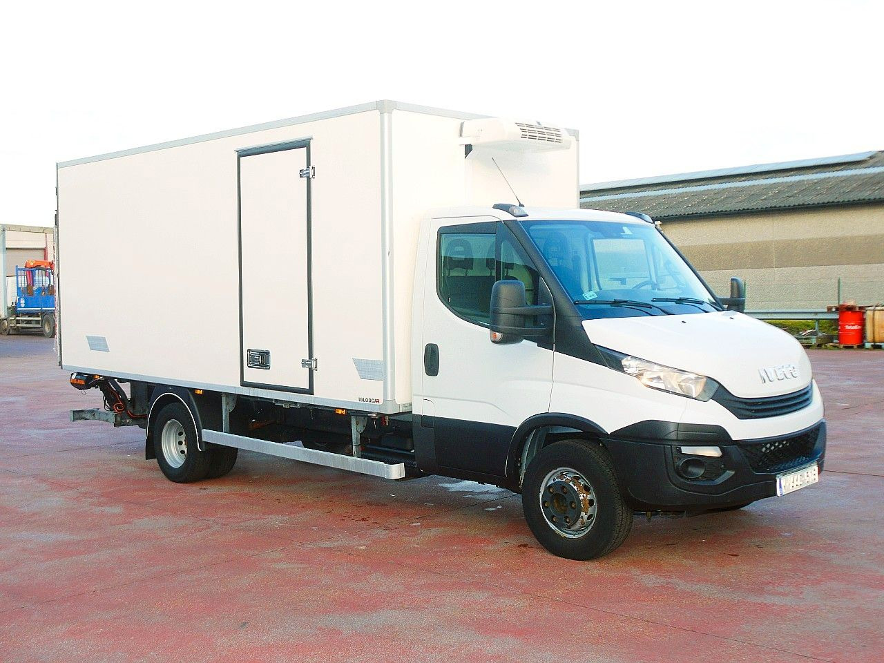 Iveco 70C18 DAILY KUHLKOFFE THERMOKING V300 LBW A/C - Фургон-рефрижератор: фото 2 Iveco 70C18 DAILY KUHLKOFFE THERMOKING V300 LBW A/C - Фургон-рефрижератор: фото 2