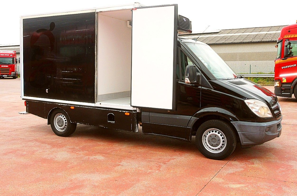 Mercedes-Benz 319 SPRINTER V6 KUHLKOFFER CARRIER PULSOR 600 MT - Фургон-рефрижератор: фото 3 Mercedes-Benz 319 SPRINTER V6 KUHLKOFFER CARRIER PULSOR 600 MT - Фургон-рефрижератор: фото 3