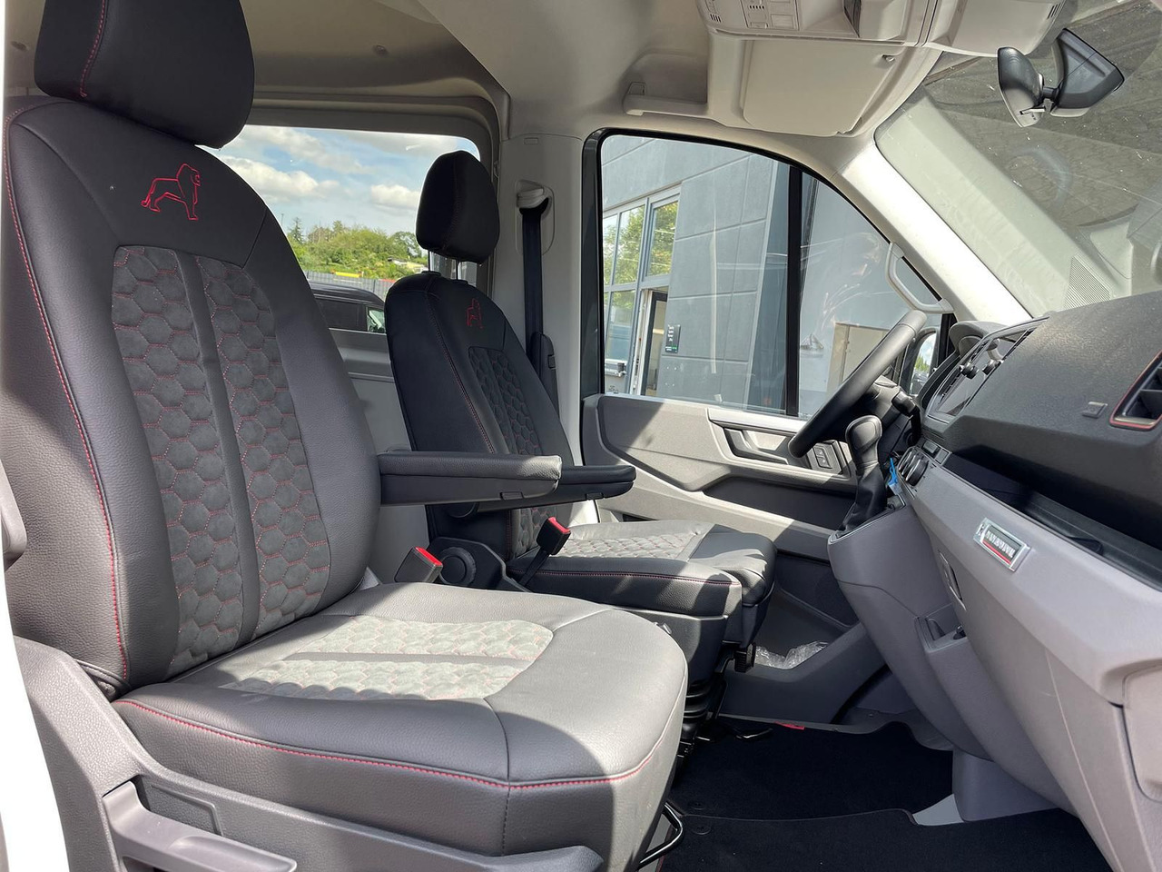 Микроавтобус, Пассажирский фургон MAN TGE 3.180 Kombi L3H2 4x4 INDIVIDUAL S LED ACC: фото 15