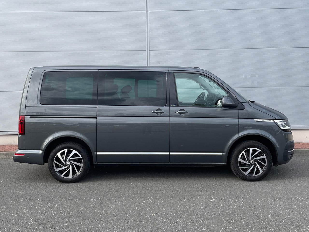 Volkswagen T6.1 Multivan Comfortline 4M ACC KAMERA SITZHZ - Микроавтобус, Пассажирский фургон: фото 5 Volkswagen T6.1 Multivan Comfortline 4M ACC KAMERA SITZHZ - Микроавтобус, Пассажирский фургон: фото 5