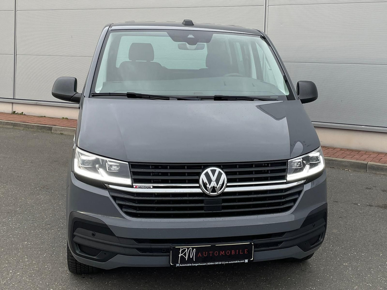 Volkswagen T6.1 Transporter 4MOTION NAVI STANDHZ ACC PDC - Микроавтобус, Пассажирский фургон: фото 4 Volkswagen T6.1 Transporter 4MOTION NAVI STANDHZ ACC PDC - Микроавтобус, Пассажирский фургон: фото 4