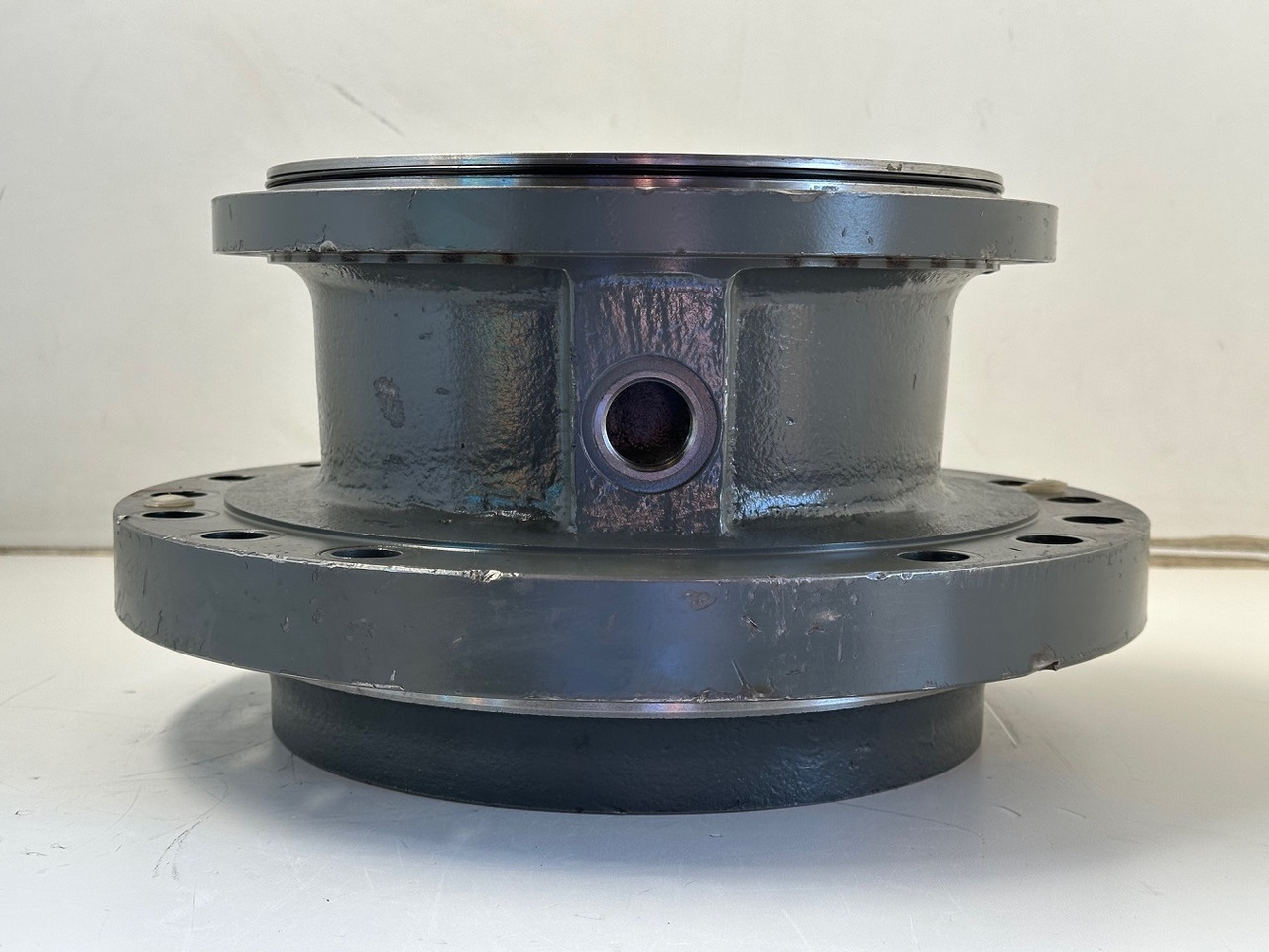 Liebherr Abtriebswellengehäuse ID-Nr.90208566 inkl. beiden Kegelrollenlager ID-Nr.10030908 - ID-Nr.761001903. LH40, LH50, R926, R928, R930. #90208566.1903# - Коробка передач и запчасти для Строительной техники: фото 1 Liebherr Abtriebswellengehäuse ID-Nr.90208566 inkl. beiden Kegelrollenlager ID-Nr.10030908 - ID-Nr.761001903. LH40, LH50, R926, R928, R930. #90208566.1903# - Коробка передач и запчасти для Строительной техники: фото 1