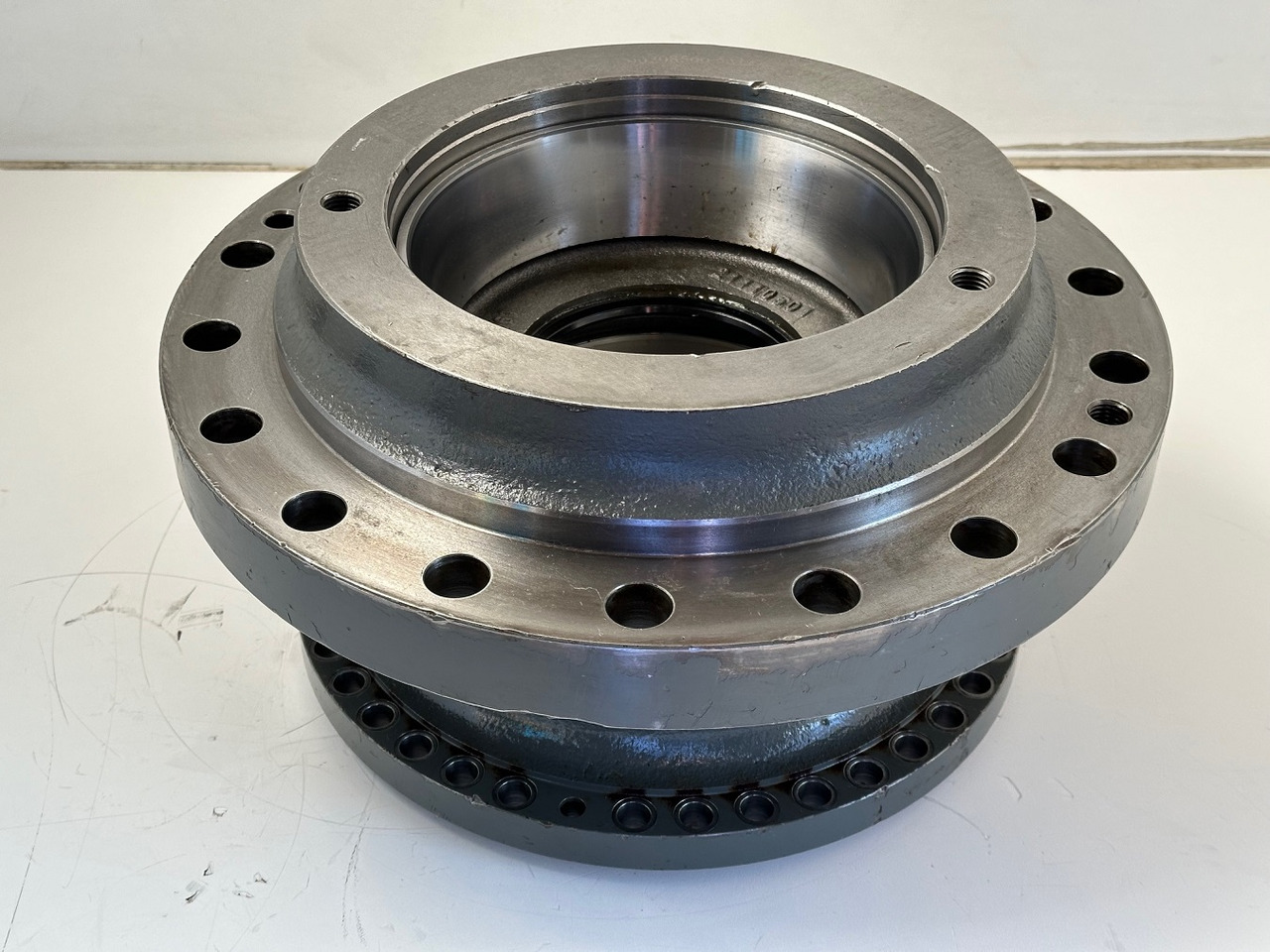 Liebherr Abtriebswellengehäuse ID-Nr.90208566 inkl. beiden Kegelrollenlager ID-Nr.10030908 - ID-Nr.761001903. LH40, LH50, R926, R928, R930. #90208566.1903# - Коробка передач и запчасти для Строительной техники: фото 4 Liebherr Abtriebswellengehäuse ID-Nr.90208566 inkl. beiden Kegelrollenlager ID-Nr.10030908 - ID-Nr.761001903. LH40, LH50, R926, R928, R930. #90208566.1903# - Коробка передач и запчасти для Строительной техники: фото 4