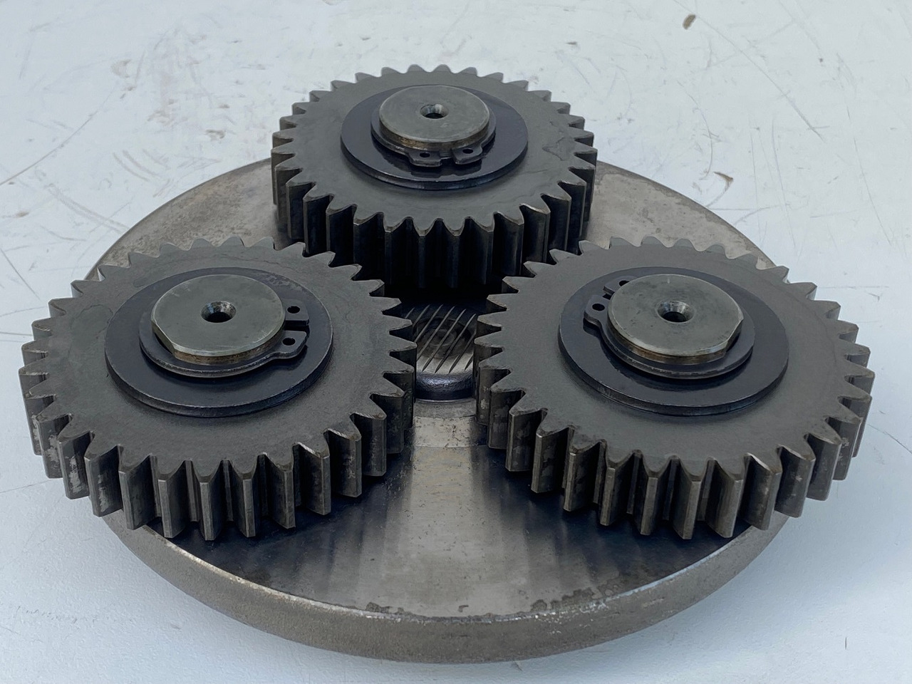 Liebherr Bonfiglioli Reduktionstufe ID-Nr.5007334. A308, A310, A312, A900 ZW, R308, R310, R312. #RE27.05# - Поворотный редуктор для Колёсных экскаваторов: фото 2 Liebherr Bonfiglioli Reduktionstufe ID-Nr.5007334. A308, A310, A312, A900 ZW, R308, R310, R312. #RE27.05# - Поворотный редуктор для Колёсных экскаваторов: фото 2