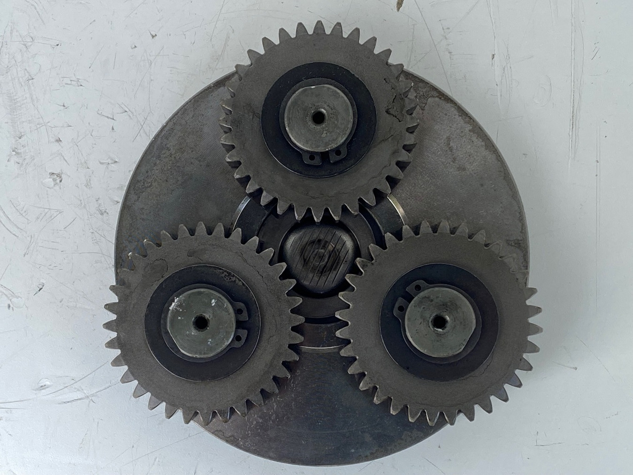 Liebherr Bonfiglioli Reduktionstufe ID-Nr.5007334. A308, A310, A312, A900 ZW, R308, R310, R312. #RE27.05# - Поворотный редуктор для Колёсных экскаваторов: фото 3 Liebherr Bonfiglioli Reduktionstufe ID-Nr.5007334. A308, A310, A312, A900 ZW, R308, R310, R312. #RE27.05# - Поворотный редуктор для Колёсных экскаваторов: фото 3