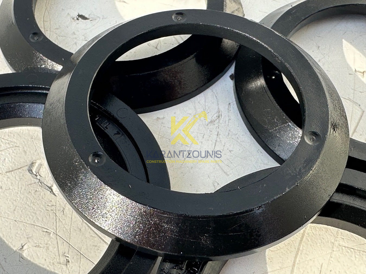 Liebherr Distanzscheibe ID-Nr.90205841. FAT350P126 - FAT350P138. R920 - R922 - R924 - R925 - R926 - R930 T. #90205841.11.11# - Коробка передач для Строительной техники: фото 3 Liebherr Distanzscheibe ID-Nr.90205841. FAT350P126 - FAT350P138. R920 - R922 - R924 - R925 - R926 - R930 T. #90205841.11.11# - Коробка передач для Строительной техники: фото 3