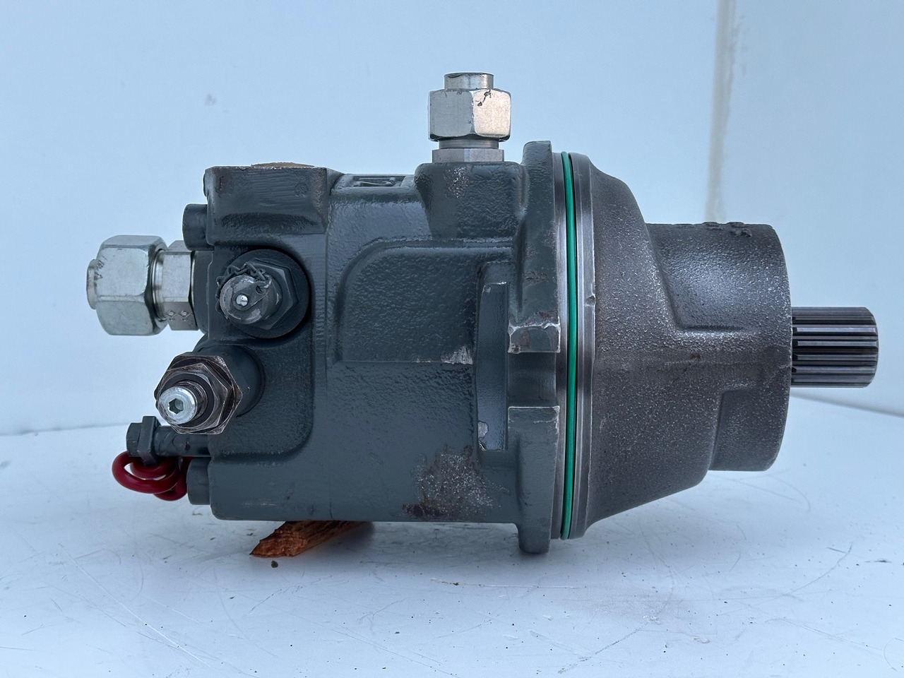 Liebherr Hydraulikeinbaumotor Typ:FMF090. ID-Nr.10139164 - ID-Nr.11371743. R946 LC, R946 LC-V, R946 NLC, R946 S-HD, R950 LC-V, R950 S-HD, R950. #11371743.11929# - Поворотный редуктор для Экскаваторов: фото 4 Liebherr Hydraulikeinbaumotor Typ:FMF090. ID-Nr.10139164 - ID-Nr.11371743. R946 LC, R946 LC-V, R946 NLC, R946 S-HD, R950 LC-V, R950 S-HD, R950. #11371743.11929# - Поворотный редуктор для Экскаваторов: фото 4