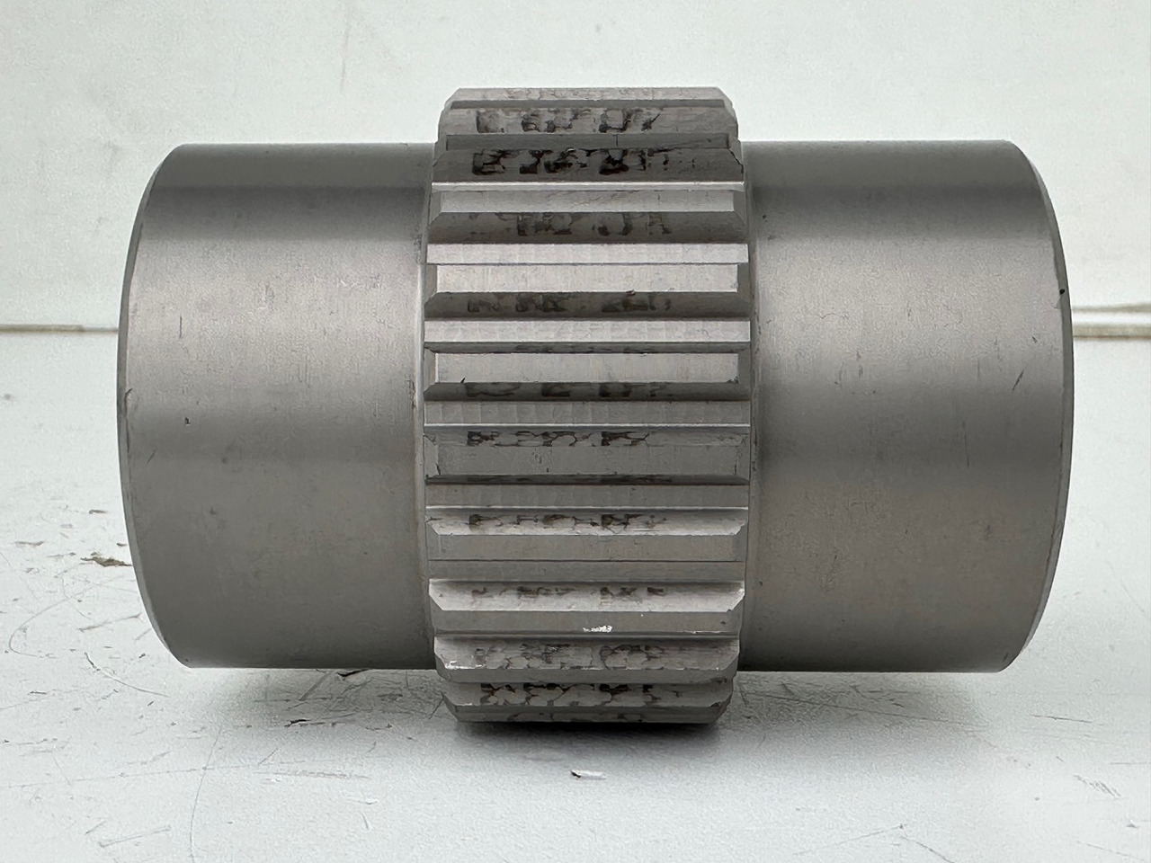 Liebherr Lamellenträger ID-Nr.9443788 - ID-Nr.944378803. FAT550, FAT550P046, FAT550P050, FAT600P081, FAT1000/102. #9443788.23.03# - Бортовой редуктор для Строительной техники: фото 4 Liebherr Lamellenträger ID-Nr.9443788 - ID-Nr.944378803. FAT550, FAT550P046, FAT550P050, FAT600P081, FAT1000/102. #9443788.23.03# - Бортовой редуктор для Строительной техники: фото 4