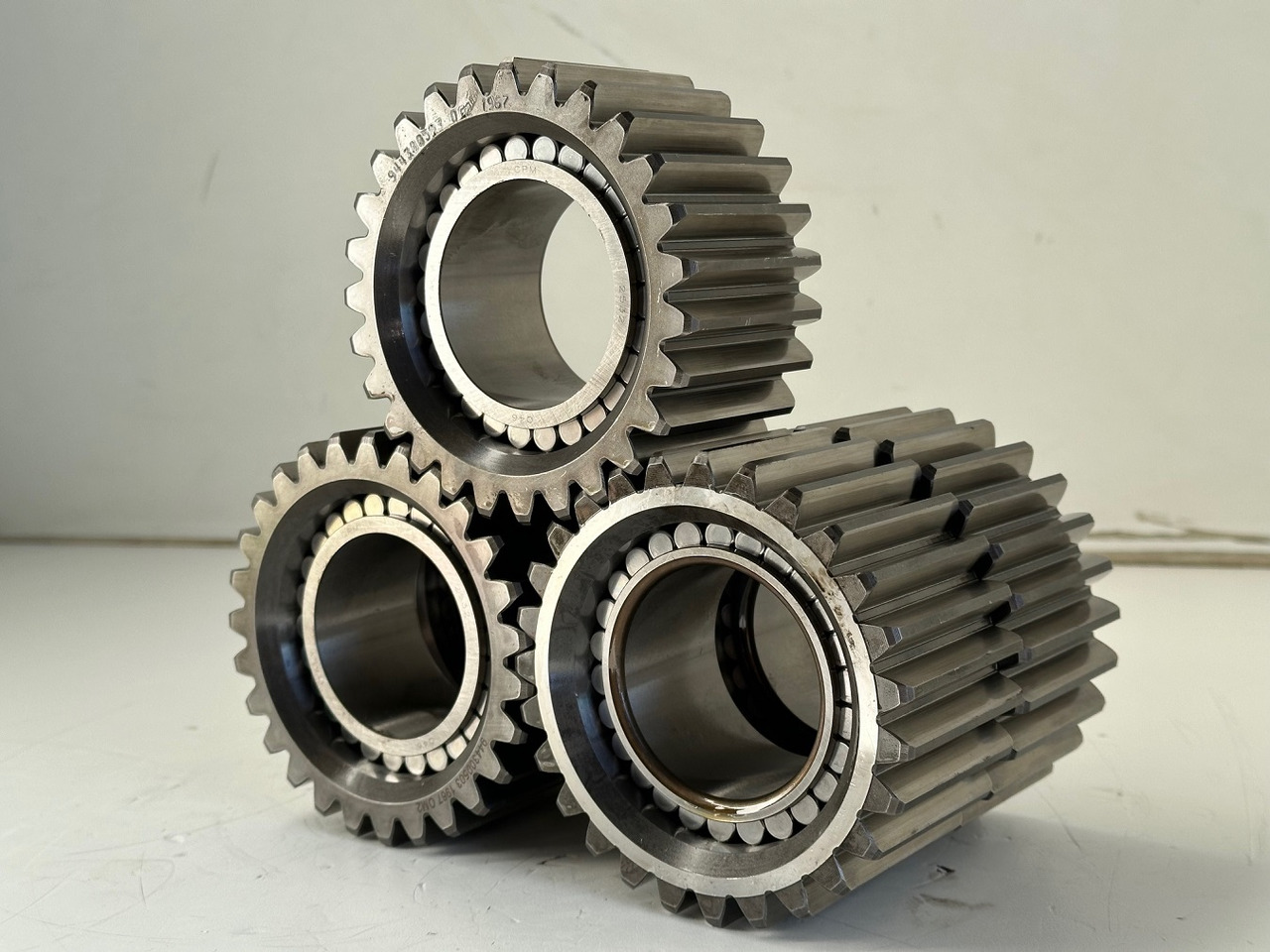 Liebherr Planetenrad ID-Nr.9443004 - ID-Nr.944300403. FAT400-FAT400/018-FAT400P018-FAT400P063-FAT400P073-FAT400P092. R934 IND,R906,R914,R916,R922,R924,R932,R934,R936,R942,R944. #944300503.18.12# - Бортовой редуктор для Гусеничных экскаваторов: фото 1 Liebherr Planetenrad ID-Nr.9443004 - ID-Nr.944300403. FAT400-FAT400/018-FAT400P018-FAT400P063-FAT400P073-FAT400P092. R934 IND,R906,R914,R916,R922,R924,R932,R934,R936,R942,R944. #944300503.18.12# - Бортовой редуктор для Гусеничных экскаваторов: фото 1