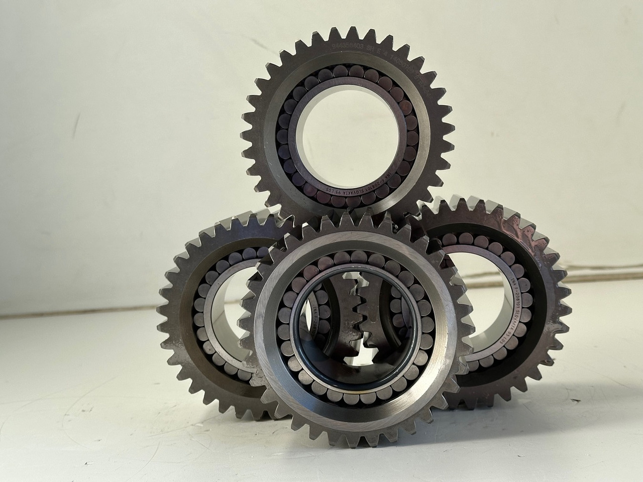 Liebherr Planetenrad ID-Nr.944356303 - ID-Nr.9443563 - ID-Nr.90208496 mit Zylinderrollenlager ID-Nr.761003403 - ID-Nr.10167340. #944356403.01# - Поворотный редуктор для Экскаваторов: фото 3 Liebherr Planetenrad ID-Nr.944356303 - ID-Nr.9443563 - ID-Nr.90208496 mit Zylinderrollenlager ID-Nr.761003403 - ID-Nr.10167340. #944356403.01# - Поворотный редуктор для Экскаваторов: фото 3