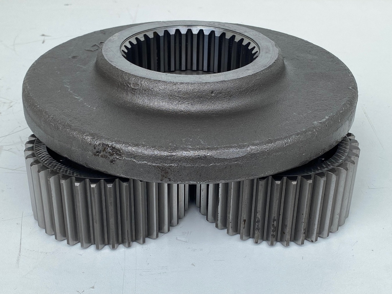 Liebherr Planetenträger ID-Nr.90006540 mit Planetenrad ID-Nr.9443074 - ID-Nr.944307403 - ID-Nr.90208594. SAT300/271, SAT300/282, SAT300/288, SAT300/295. #PLT17.04#. - Поворотный редуктор для Строительной техники: фото 5 Liebherr Planetenträger ID-Nr.90006540 mit Planetenrad ID-Nr.9443074 - ID-Nr.944307403 - ID-Nr.90208594. SAT300/271, SAT300/282, SAT300/288, SAT300/295. #PLT17.04#. - Поворотный редуктор для Строительной техники: фото 5