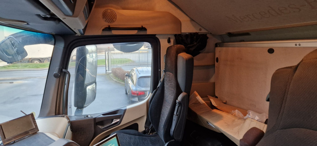 Mercedes Benz Actros 1842 4x2 (Nr. 5952) - Тягач: фото 5 Mercedes Benz Actros 1842 4x2 (Nr. 5952) - Тягач: фото 5