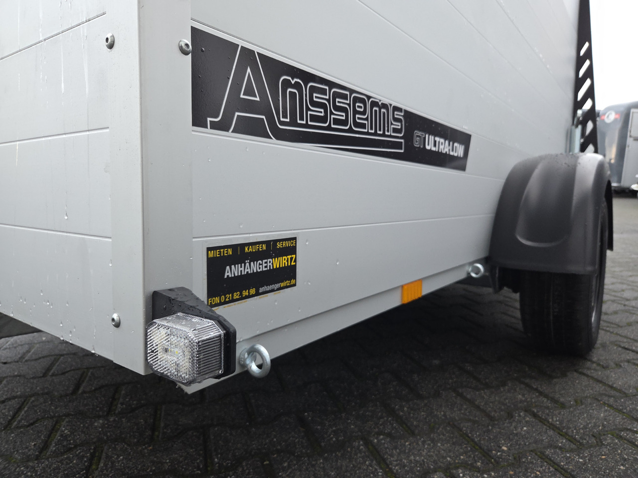 ALUBOXX Deckelanhänger GTB 1350 VT3 Ultra Low 251x151cm 1350kg - Прицеп для мотоцикла: фото 4 ALUBOXX Deckelanhänger GTB 1350 VT3 Ultra Low 251x151cm 1350kg - Прицеп для мотоцикла: фото 4