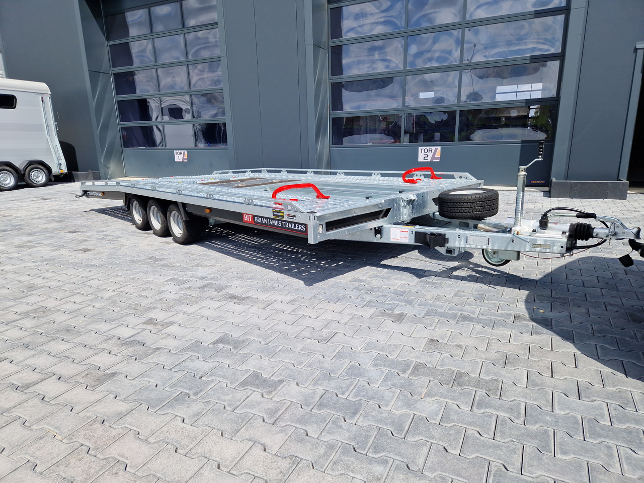 Прицеп-автовоз BJT T Transporter 231 550x224cm schwarz Auffahrrampen 235cm Tridem 10" 3500kg (XXL): фото 8 Прицеп-автовоз BJT T Transporter 231 550x224cm schwarz Auffahrrampen 235cm Tridem 10" 3500kg (XXL): фото 8