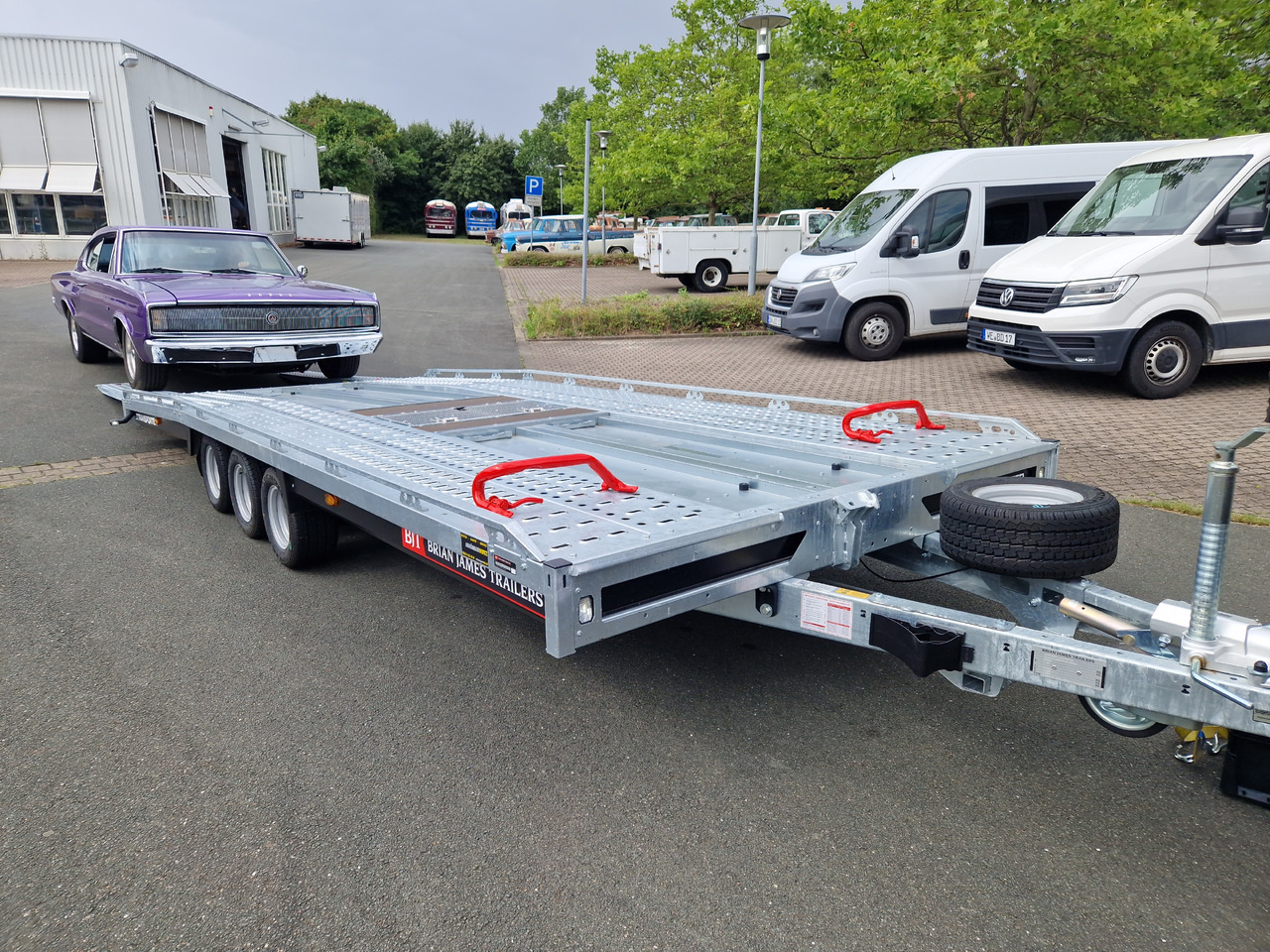 Прицеп-автовоз BJT T Transporter 231 550x224cm schwarz Auffahrrampen 235cm Tridem 10" 3500kg (XXL): фото 14 Прицеп-автовоз BJT T Transporter 231 550x224cm schwarz Auffahrrampen 235cm Tridem 10" 3500kg (XXL): фото 14