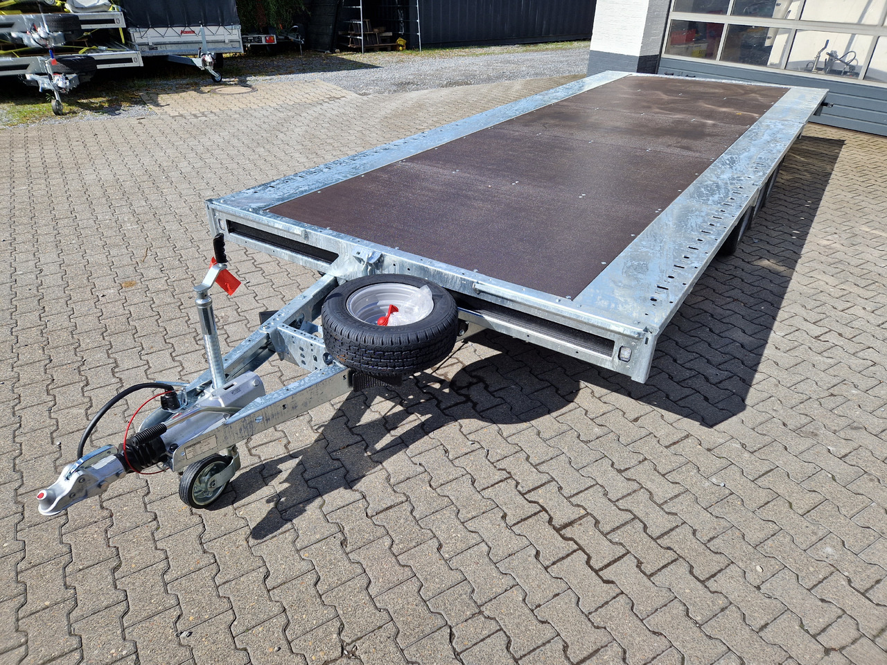 Brian James Trailer Connect 600x243cm plattform blackline Tridem 12" 3500kg - Прицеп бортовой/ Платформа: фото 1 Brian James Trailer Connect 600x243cm plattform blackline Tridem 12" 3500kg - Прицеп бортовой/ Платформа: фото 1