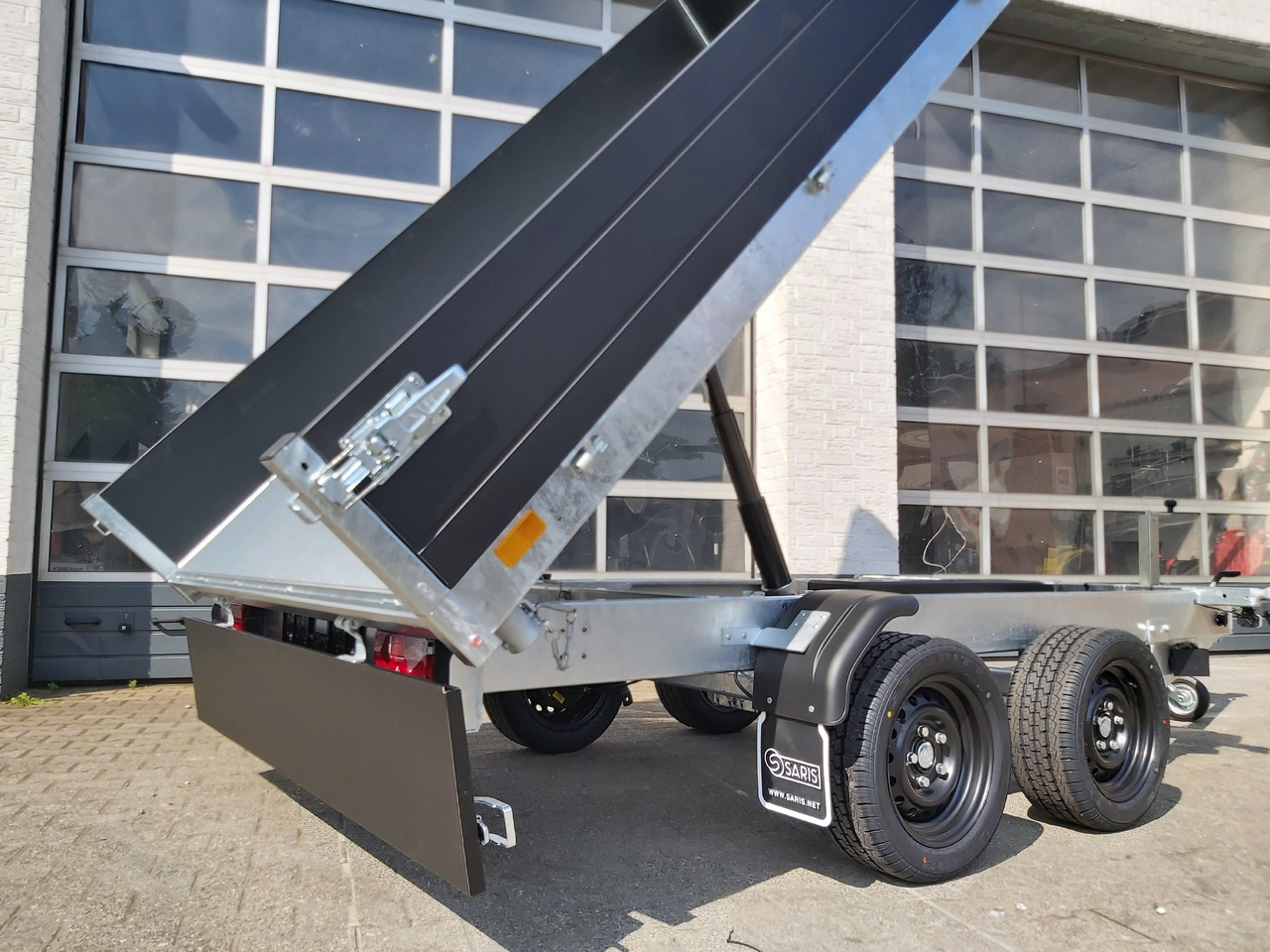 Saris Kipper K3 306 184 2700 2 E 306x184x30cm black Edition Elektro 13" 2700kg Januar Aktion в лизинг Saris Kipper K3 306 184 2700 2 E 306x184x30cm black Edition Elektro 13" 2700kg Januar Aktion: фото 6 Saris Kipper K3 306 184 2700 2 E 306x184x30cm black Edition Elektro 13" 2700kg Januar Aktion в лизинг Saris Kipper K3 306 184 2700 2 E 306x184x30cm black Edition Elektro 13" 2700kg Januar Aktion: фото 6