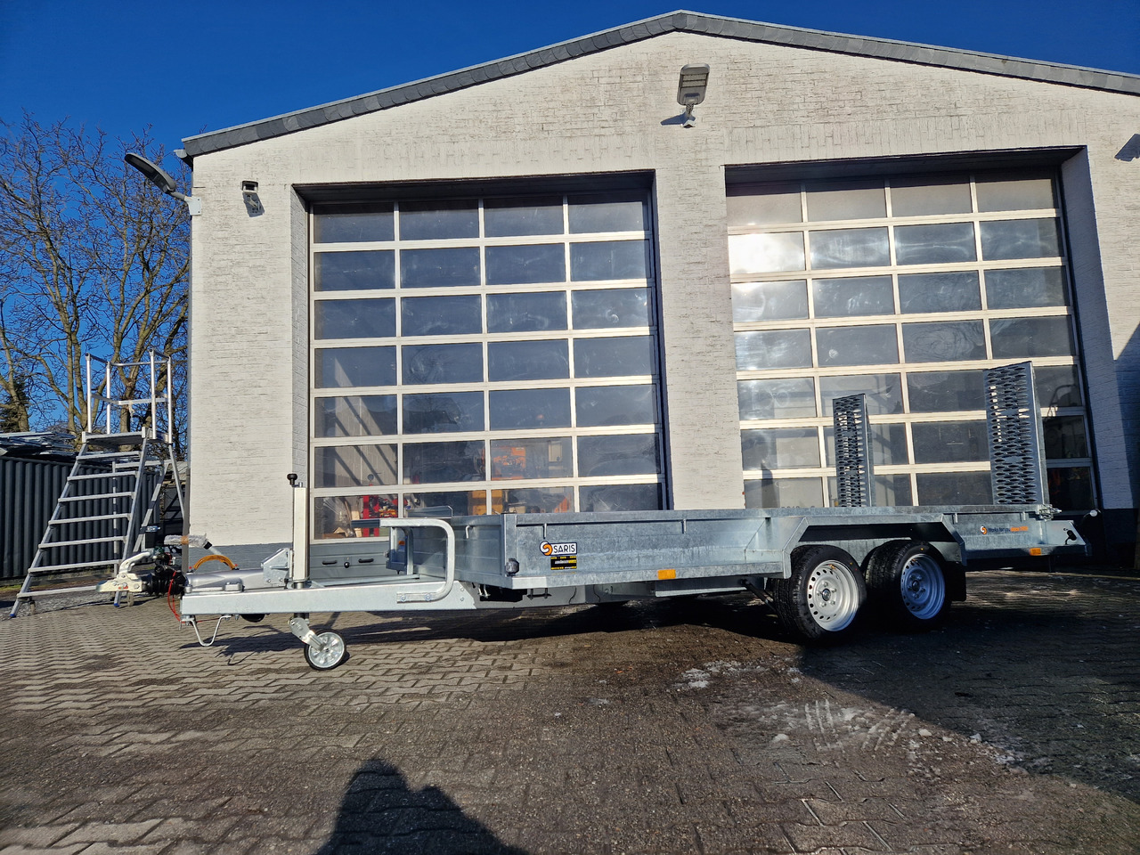 Saris Magnum MAXX 3500 406x182x30cm force one Rampen Schaufelablage 100km/H 3500kg Januar Aktion - Прицеп для спецтехники: фото 5 Saris Magnum MAXX 3500 406x182x30cm force one Rampen Schaufelablage 100km/H 3500kg Januar Aktion - Прицеп для спецтехники: фото 5