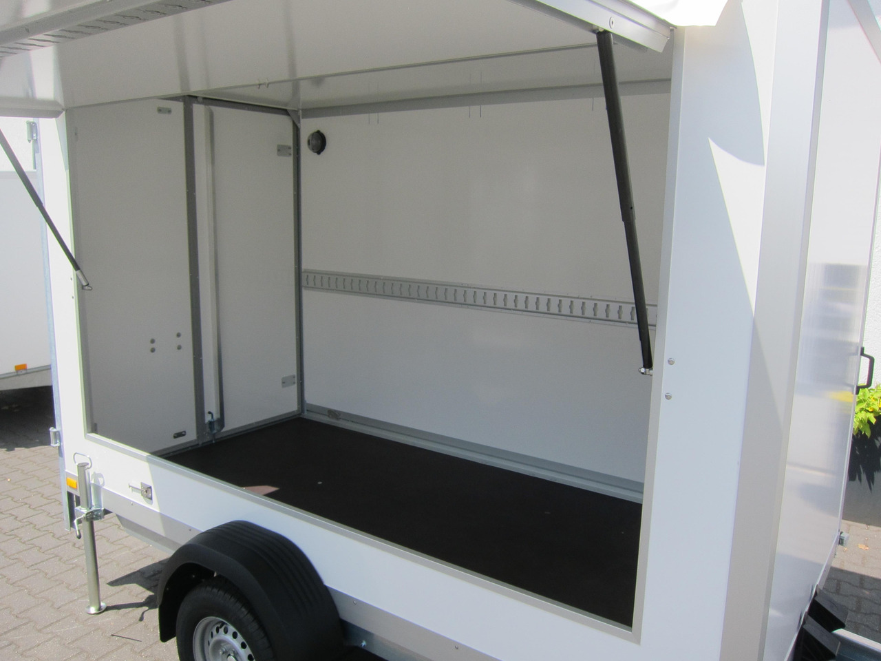 WM Meyer Koffer AZ 1330/151 S35 +Seitenklappe Zurrsystem (M) 1300kg - Прицеп-фургон: фото 2 WM Meyer Koffer AZ 1330/151 S35 +Seitenklappe Zurrsystem (M) 1300kg - Прицеп-фургон: фото 2