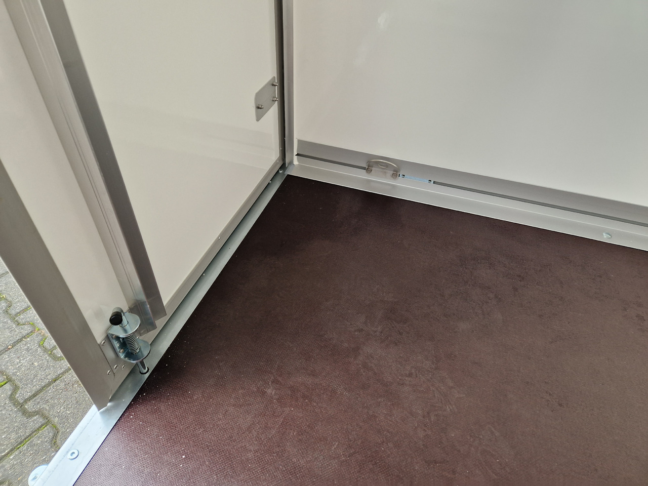 WM Meyer Koffer AZ 2035/151 S35 351x151x185cm (L) 2000kg - Прицеп-фургон: фото 5 WM Meyer Koffer AZ 2035/151 S35 351x151x185cm (L) 2000kg - Прицеп-фургон: фото 5