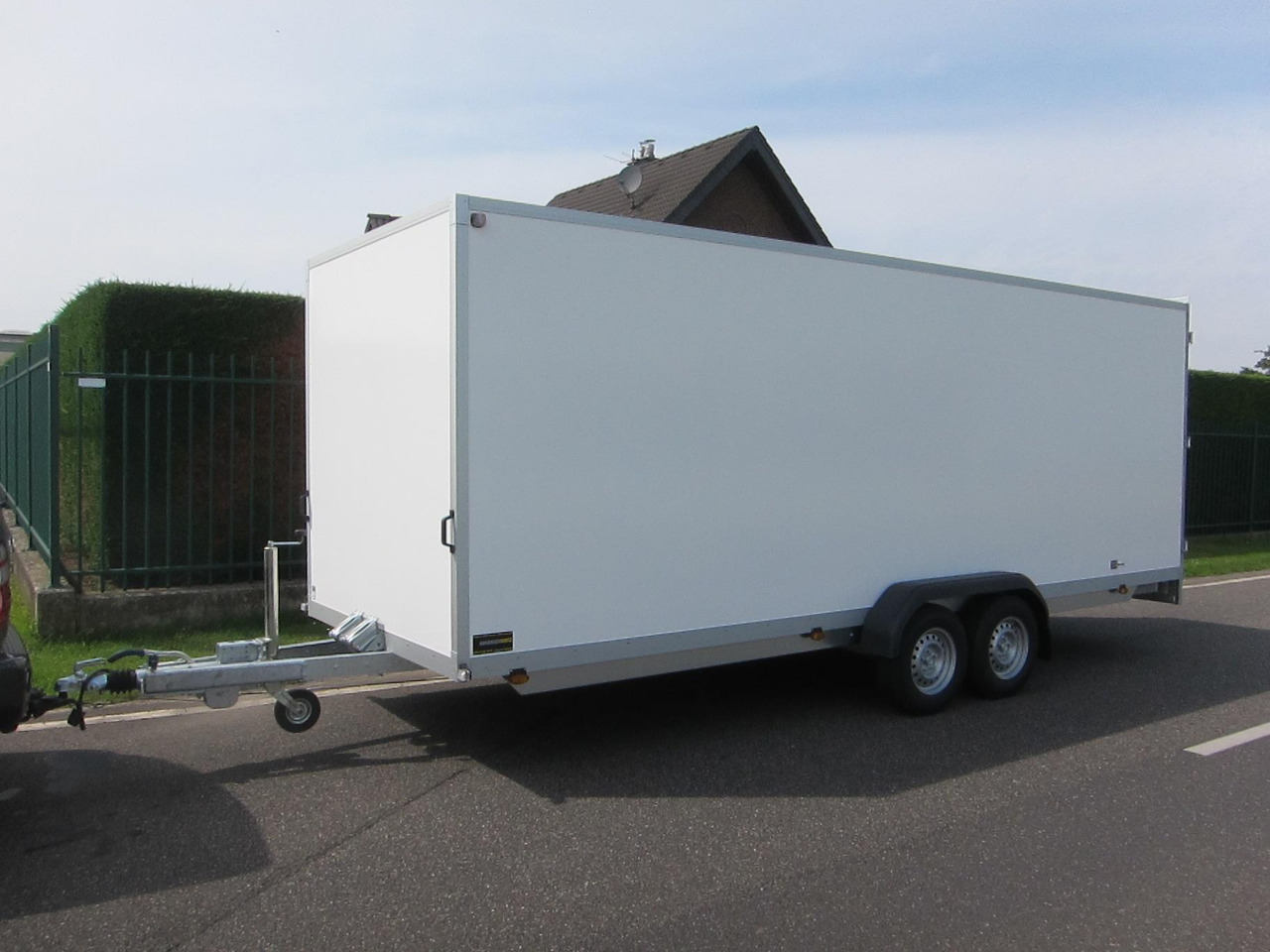 WM Meyer Kofferanhänger AZ 3560/200 S40 601x200x205cm 3500kg preorder Aktion - Прицеп-фургон: фото 2 WM Meyer Kofferanhänger AZ 3560/200 S40 601x200x205cm 3500kg preorder Aktion - Прицеп-фургон: фото 2