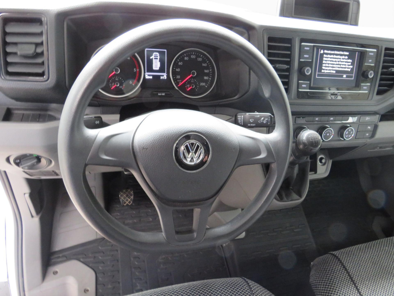 VOLKSWAGEN Crafter 35 L3H3 Kasten Euro6 Klima ZV - Цельнометаллический фургон: фото 2 VOLKSWAGEN Crafter 35 L3H3 Kasten Euro6 Klima ZV - Цельнометаллический фургон: фото 2