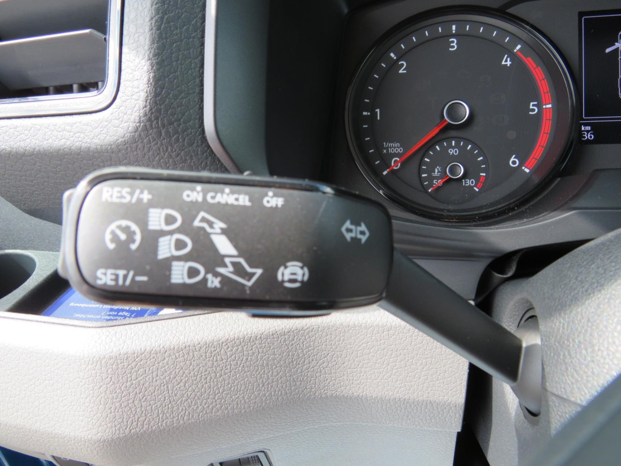 VOLKSWAGEN Crafter 35 L3H3 Kasten Klima Navi ZV - Цельнометаллический фургон: фото 3 VOLKSWAGEN Crafter 35 L3H3 Kasten Klima Navi ZV - Цельнометаллический фургон: фото 3