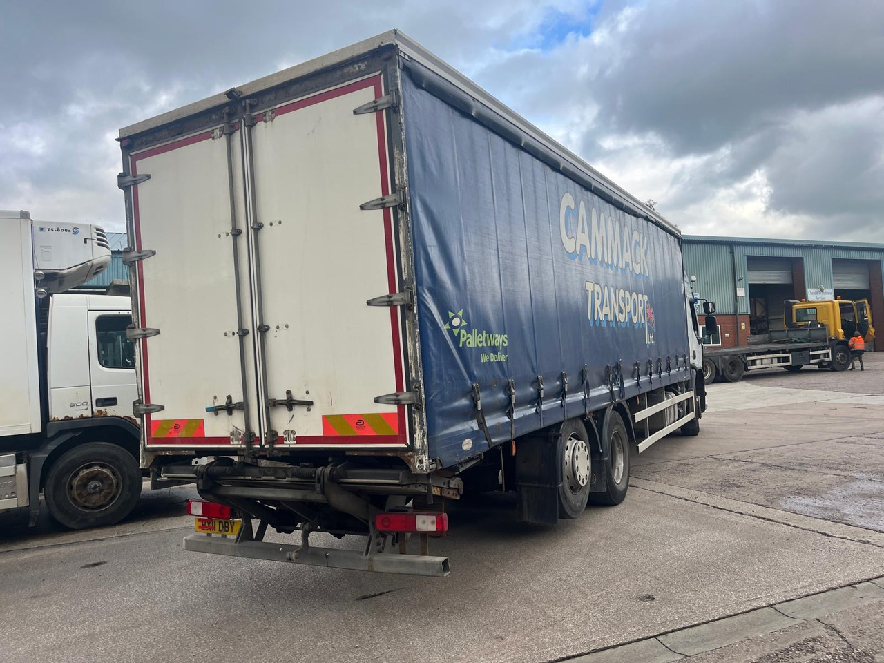 Renault Premium - Тентованный грузовик: фото 3 Renault Premium - Тентованный грузовик: фото 3