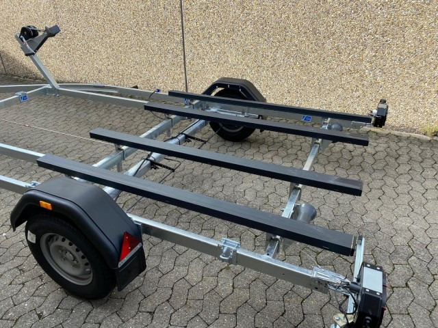 Brenderup Doppel Jetski Premium PWC21200B RAX , 1,2 to., 3,8m - Лодочный прицеп: фото 4 Brenderup Doppel Jetski Premium PWC21200B RAX , 1,2 to., 3,8m - Лодочный прицеп: фото 4